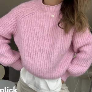 Lånad bild, super söt rosa stickad tröja! Köpare står för frakt 