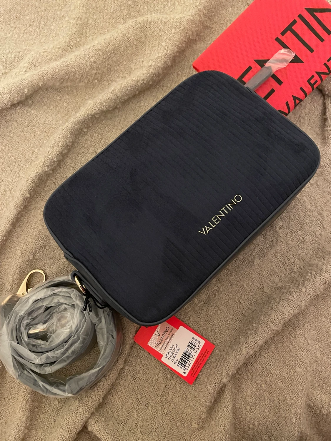 Valentino väska FRAKT 66KR