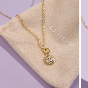 Halsband från Muli - Halsbandet är oanvänt, nypris över 300kr säljer direkt för 250kr