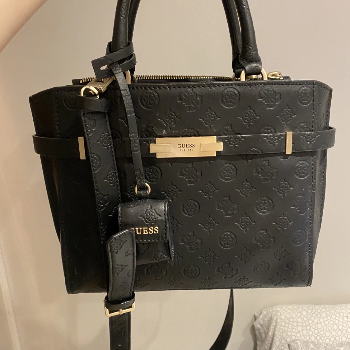 Guess väska (som ny) 