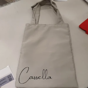 Totebag med fickor - Totebag med fickor, handgjord, praktisk, återvunnen tyg