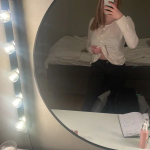 Jeans - ett par jeans från nakd, sitter bra, nypris 400 kr