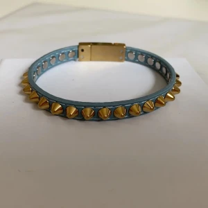 Edblad armband - Jättefint Edblad armband som tyvärr är för stort för mig. Har endast använt det en gång💕Armbandet är ca 19,5 cm💕