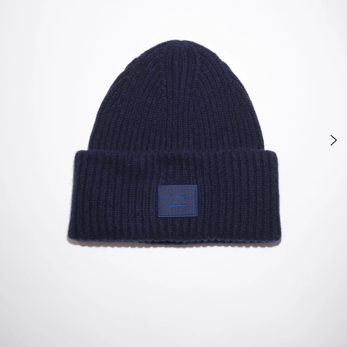 Söker acne mössa  - 91