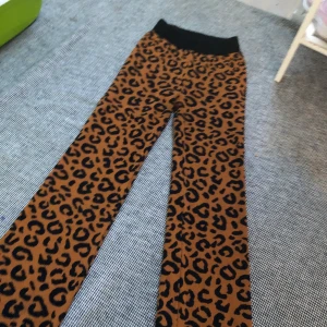 Leopard pants  - Nya storlek 36