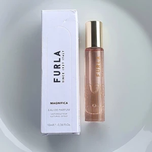 FURLA Magnifica 10ml - Inte använd. Fraktsumman blir 19kr (frakt m frimärke) vid direkt swish till mig, välj ej Köp Nu isåfall. Samfraktar för minsta möjliga frakt kostnad för dig. Kontakta mig angående detta