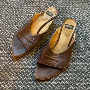 Vagabond Kitten Heels - Kitten heels från vagabond! Supercoola och trendiga🤎