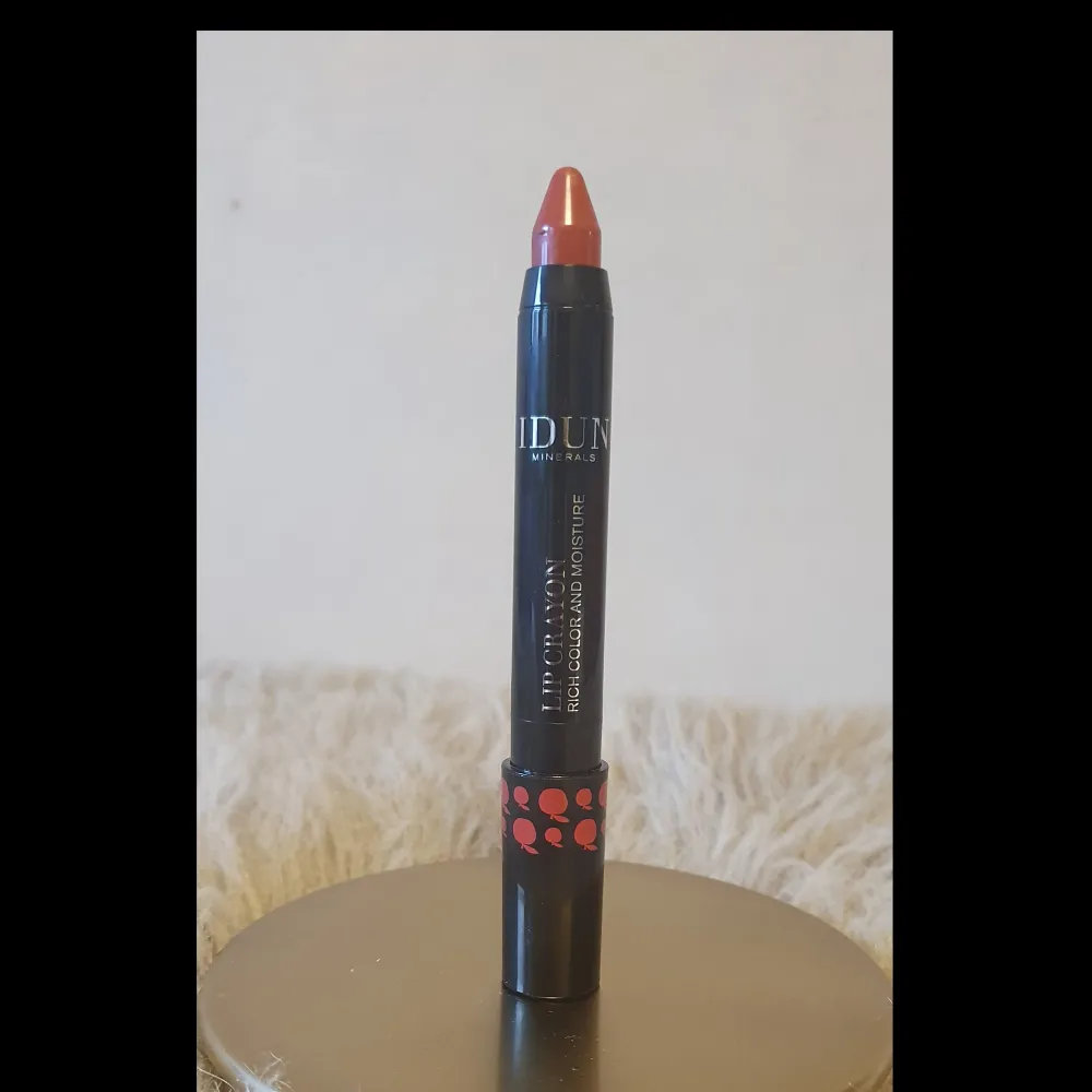 IDUN Minerals. Lip Crayon. Oparfymerad. Helt ny och oöppnad  1 st 30 kr 2st 50kr Nr 404. Övrigt.