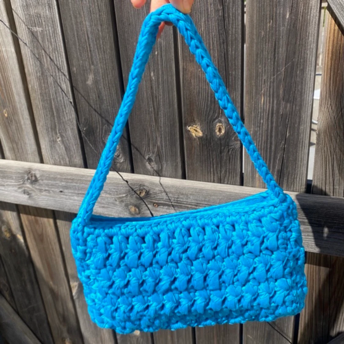 Blå virkad axelväska - 90