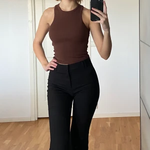 Bikbok, linne - Basic brunt linne från Bikbok. Aldrig använd. Storlek S