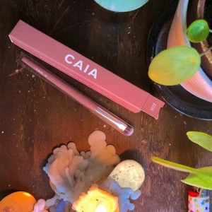 Caia sminkborste - ”Flat Paddle Brush E08”, helt oanvänd. Säljer då jag har duplikat 💕 Nypris 140kr