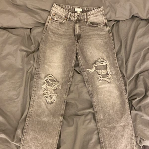 jeans stl 38  - använda typ 1 gång  ca 6 månader gamla 