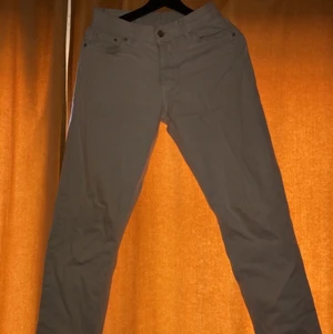 Rensning - Sweet sktbs jeans passar dig som är 155-165. Fint skick. Palm angels lookalike mjukisbyxor storlek xs och passar dig som är 160-170. Petrol hoodie storlek 164. Ta allt för 400 eller 200 styck