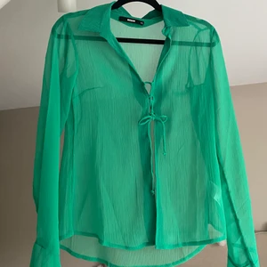 Blus - Från bikbok! Aldrig använd 