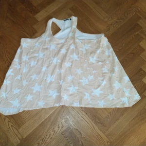 Havanna Oversized linne/klänning S - Helt rätt med egen stil. Oversized ligger ju i tiden igen så för den mer ungdomliga passar den ju bra 💕 stl S men hej, den passar ju alla. Samfraktar vid överenskommelse 🌷