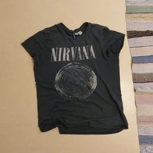 Nirvana t shirt grunge - Nice t shirt i bra kvalite som är i storleken S