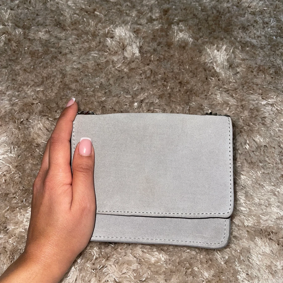 Vacker ljusgrå Axelväska - 90