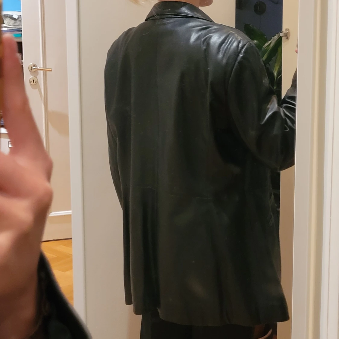 Svart läder kappa - 90