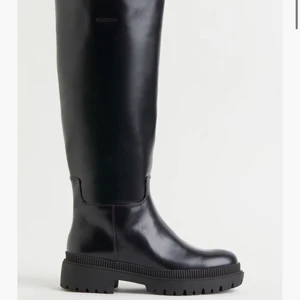 Boots - Snygga boots från hm. Köpta för 599 och aldrig använda. Storlek 42.💞💞