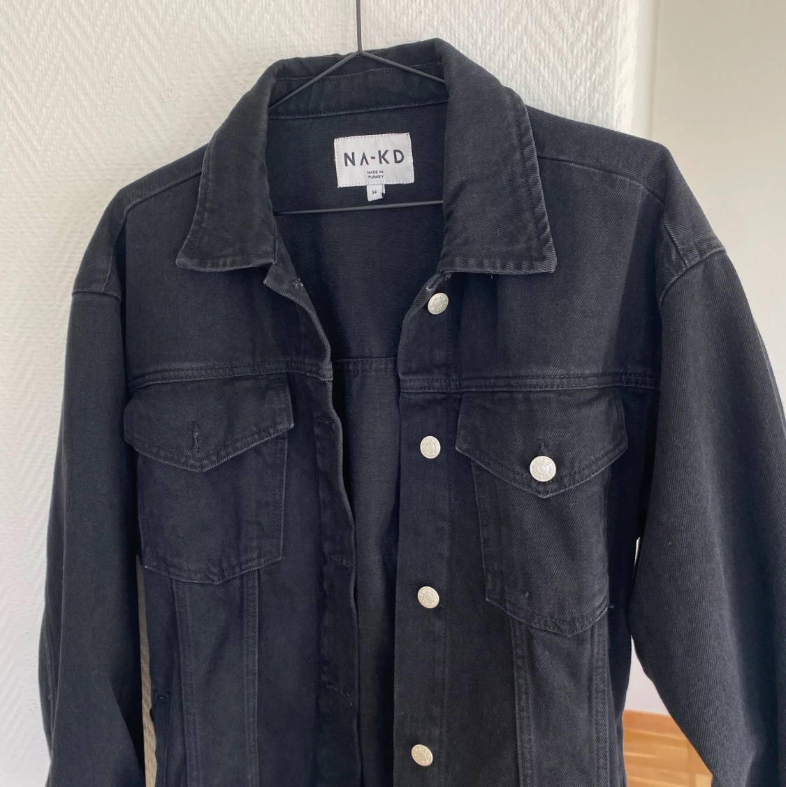 Svart jeansjacka - 90