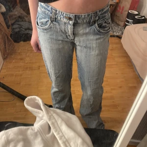 Jeans - Sköna jeans från only. Passar mig som är 162