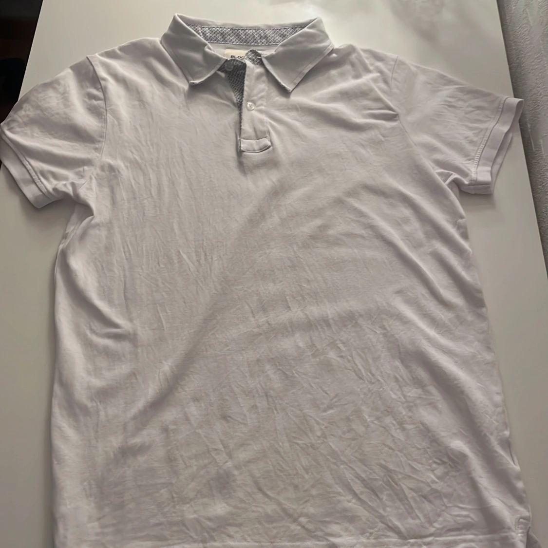 Kortärmad vit skjorta Storlek L