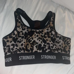Sport-bh - Jättefin sport-bh ifrån stronger, storlek xs 75 kr + frakt