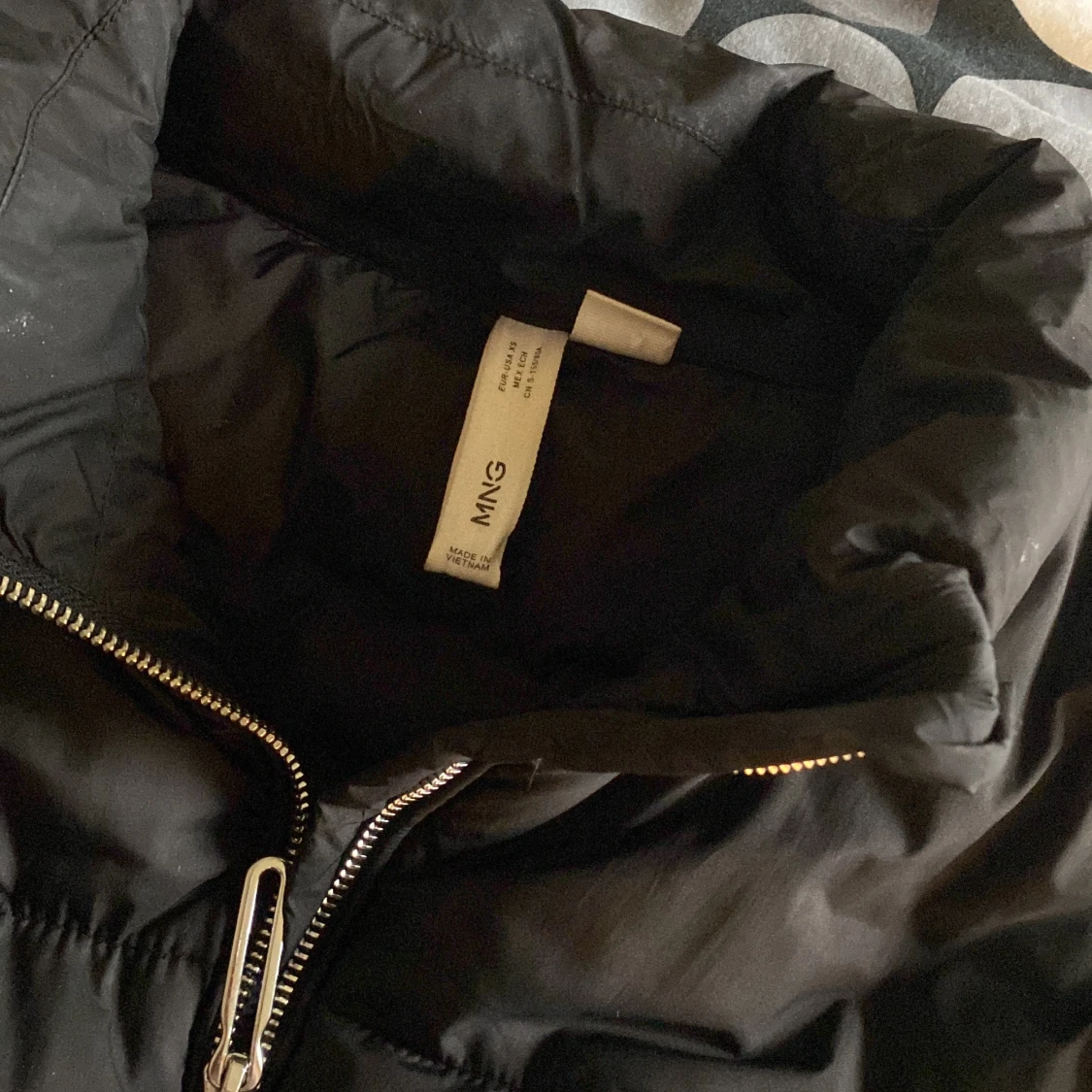 Svart väst med skärp - 91