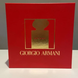 Giorgio armani parfym - Giorgio armani my way set helt oanvänd. Lådan är 20,5 cm x 20,cm! Ny pris 960kr 