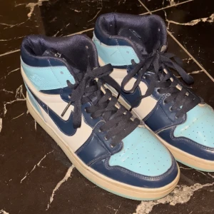 Air Jordan Blue Chill - Knappt använd! Lite små för mig o jag har storlek 40!