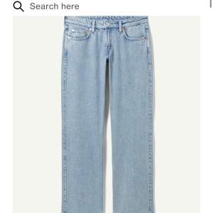Säljer dessa fina weekday jeans då dem inte passa mig i storleken. Är köpta här på plick och är i helt nyskick.