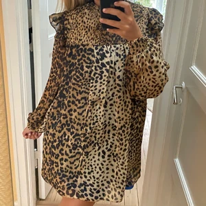 Zara klänning - Säljer för 150kr storlek S❤️