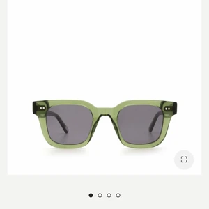 JAG SÖKER DESSA - Söker dessa chimi glasögon i kiwi 04. De är slutsålda överallt och jag är redo att betala vilket pris som helst under 900 