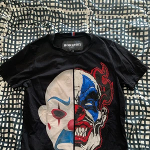 Horspist t-shirt  - Horspist t-shirt i väldigt fint skick! Storlek L men passar egentligen S-M.