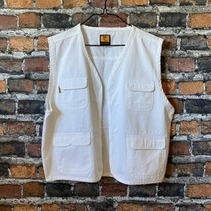 BC Collection vit väst - Använt en gång, dock två små fläckar på ryggen vid kanten, försvinner möjligtvis i tvätten. Fett drip över en t-shirt eller hoodie! Storlek L men skulle säga M. För mått eller fler bilder kontakta mig 🤙 frakten är spårbar med PostNord (57 kr) 📦