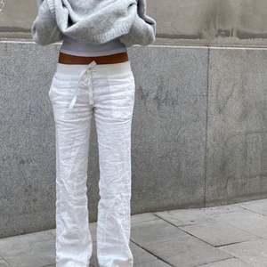 Alobha linnebyxor  - Säljer dessa jättefina linnebyxor från Alobha by lowa Widerberg, storlek L. Helt oanvända, inte ens provade. Säljes då jag fick fel storlek! Köparen står för frakt. Obs lånade bilder. Måtten:  1. 45 2. 18 3. 104 4. 83 