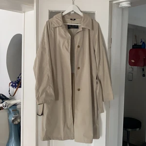 Jacka - Jacka från Barbour. Passar perfekt till våren och kyliga sommardagar. Sparsamt använd. Storlek 38 (UK 12). 