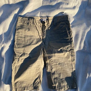 Shorts - Jättefina shorts som aldrig kom till använding. Lappen säger 46 men är mer som en liten 38.