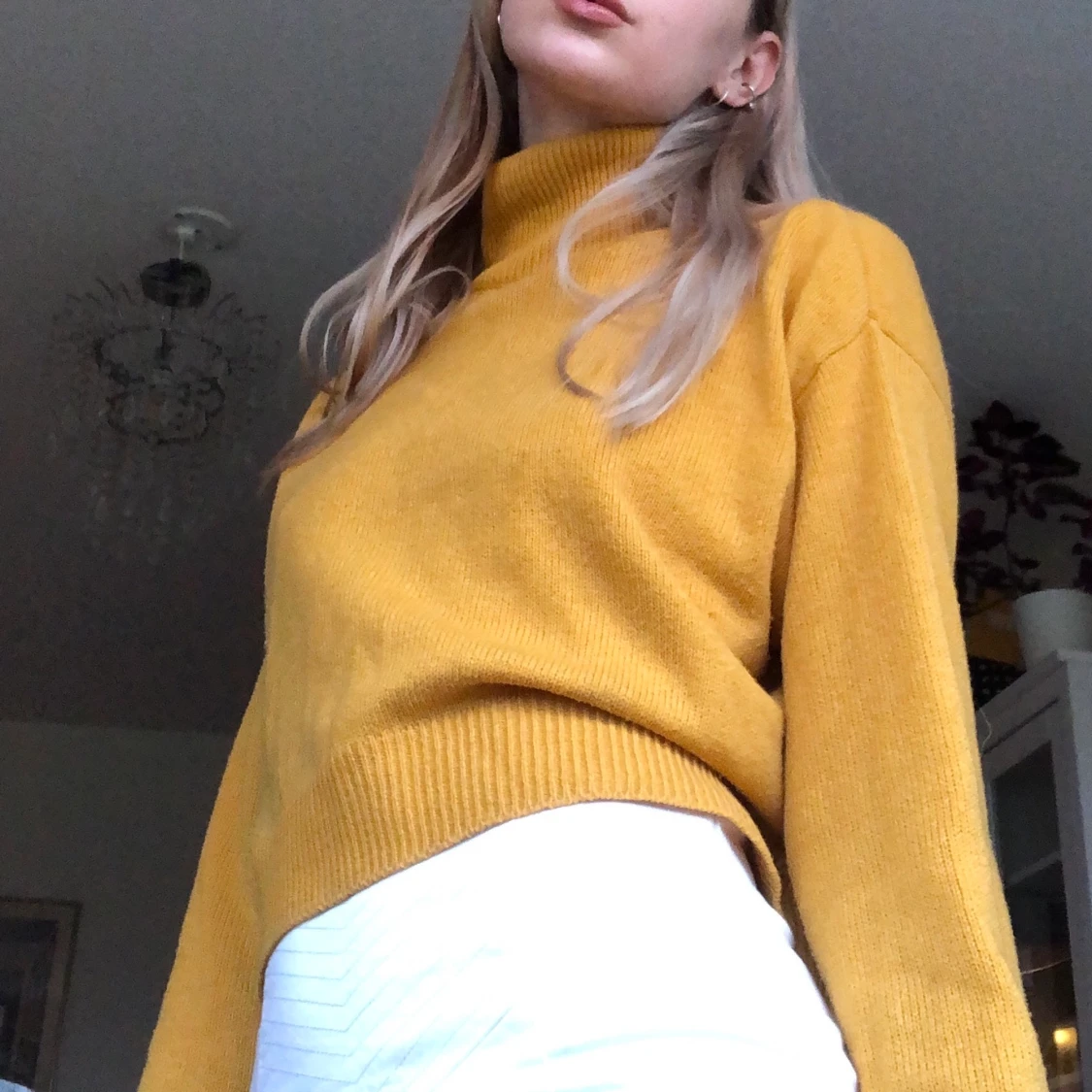 Gul stickad polo - 91