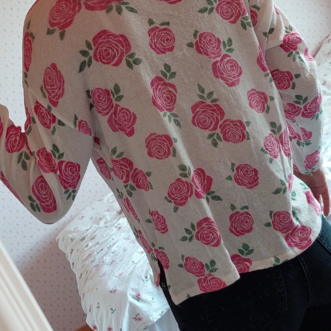 Blommig tröja - storlek S - 91