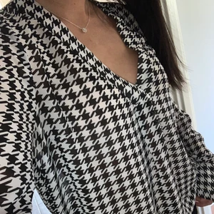 Mönstrad blus  - Gott skick 