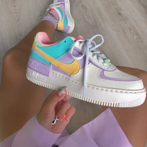 Nike air force  - Säljer dessa limited edition air force då de inte kommer till användning längre. Finns inte att köpa i butik längre🤪 OBS: snörena igår självklart också 