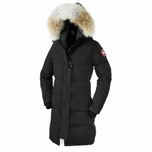 CANADA GOOSE LORETTE PARKA DAM strl XS - Säljer min Canada jacka, köpt hos johnells. Säljer för 8000kr då jag endast använt 4-6 gg. Vid snabb köp 7000kr. CANADA GOOSE LORETTE PARKA DAM strl XS