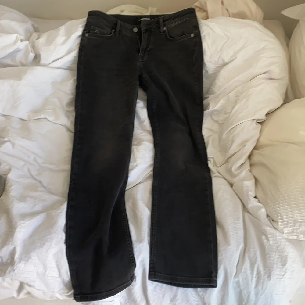 Ett par byxor från J.Lindeberg, använda 2 gånger. Jeans & Byxor.