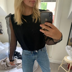 Vero Moda topp strl s/m - Säljer denna fina topp från vero Moda 💗💗💞💞💞💞strl s/m