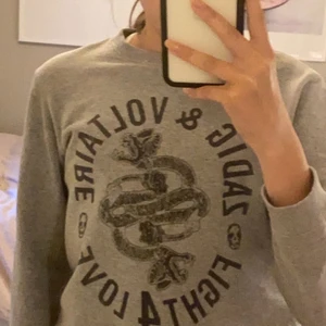 Jätte Cool Zadig & Voltaire Sweatshirt💕⚡️ - Jätte snygg Zadig & Voltaire tröja! Den är i ny/toppskick❤️ Säljs igen pga av Oseriös köpare!⚠️Frakt är Gratis⚠️