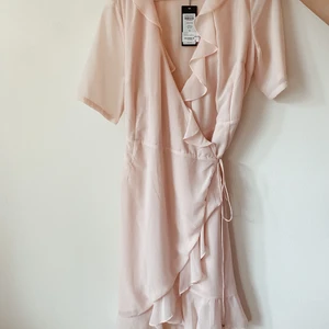 Rosa klänning  - Rosa klänning - oanvänd. 