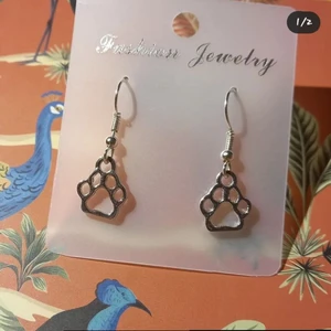 Tassörhängen! - 35kr+frakt! Skickas över hela Sverige!