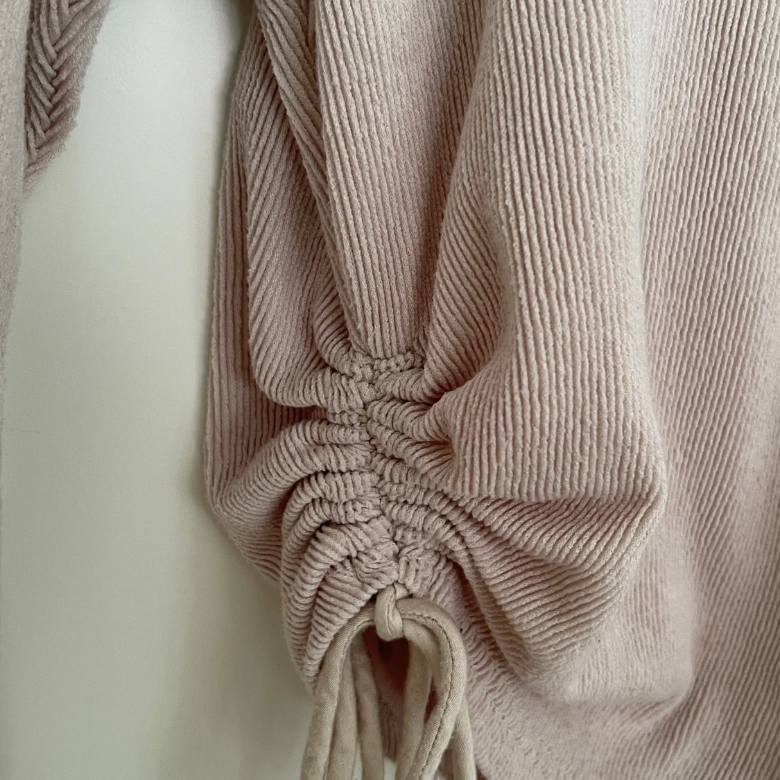 Zara beige tröja med knytning - 90