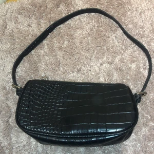 Väska - Svart baguett väska, bra skick. Kom privat för mer info❤️